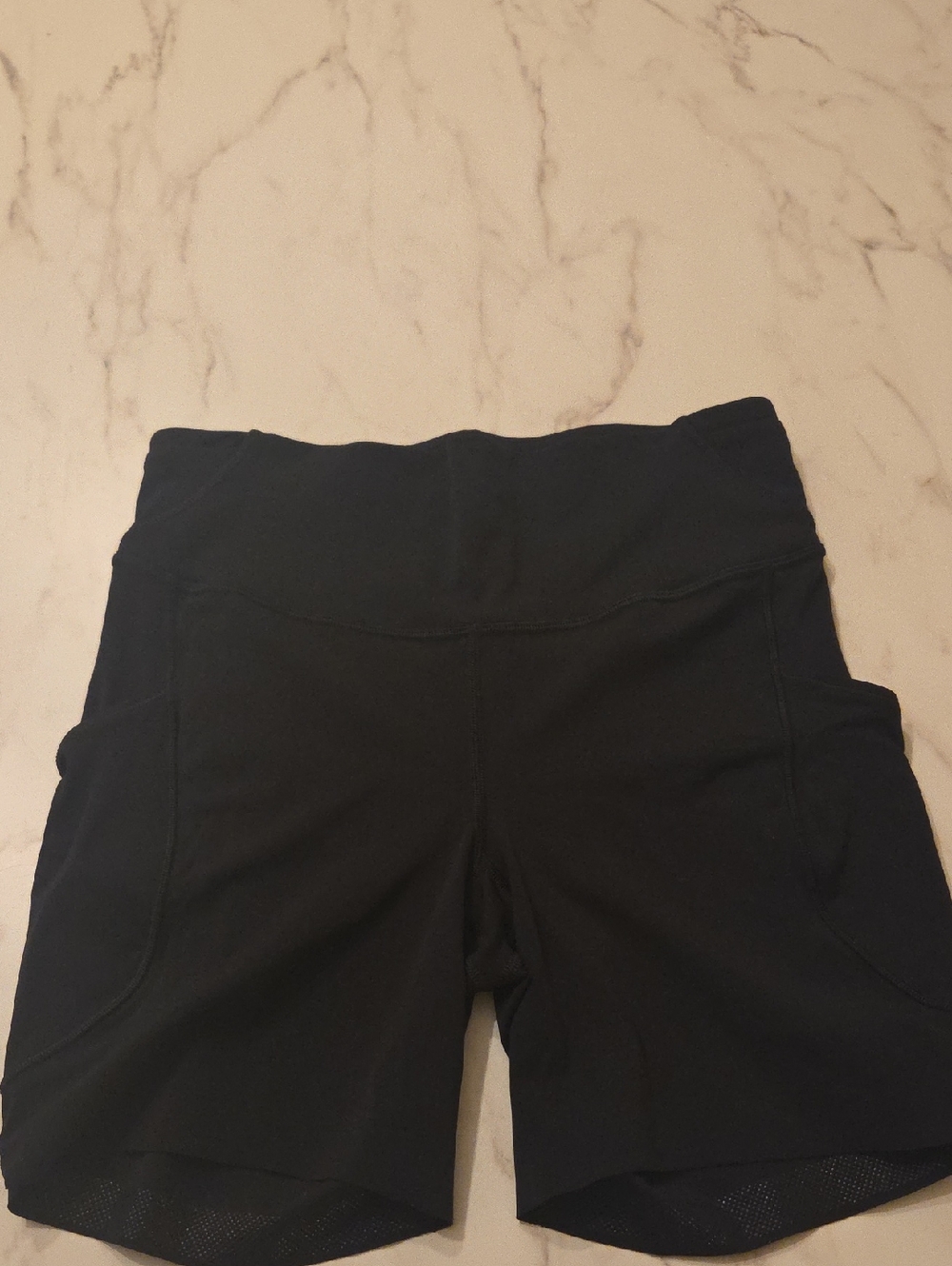 Lululemon Black Fast And Free Shorts 6” sz 8